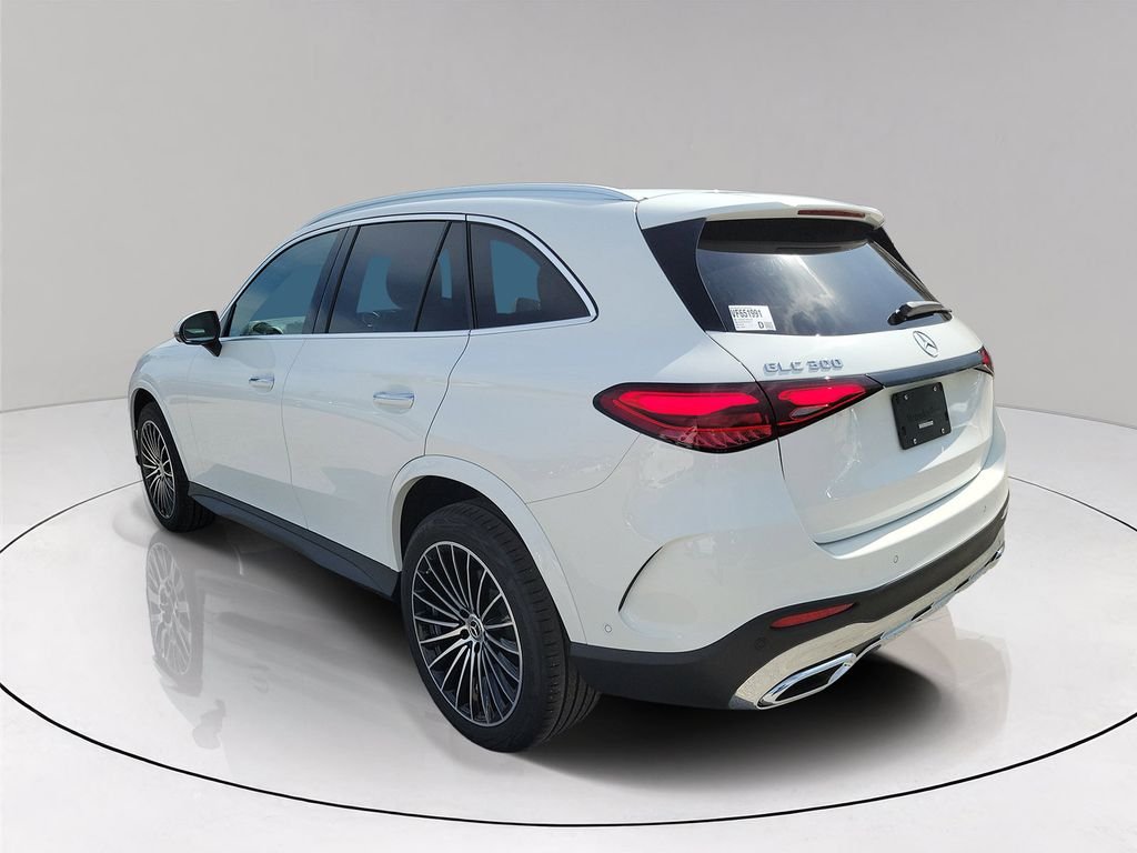 New 2027 Polar White Mercedes-Benz GLC 300 image 4