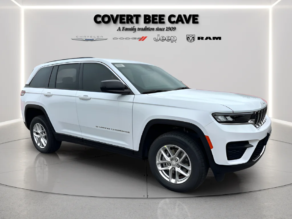 New 2026 Bright White Clear-Coat Exterior Paint Jeep Laredo image 1