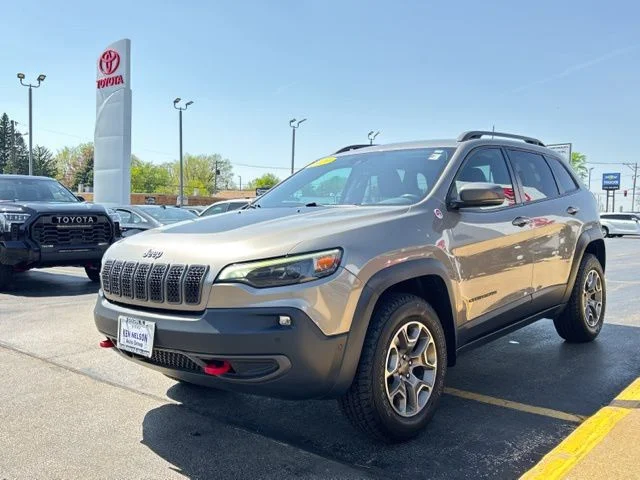 Used 2020 Beige Jeep Trailhawk image 5