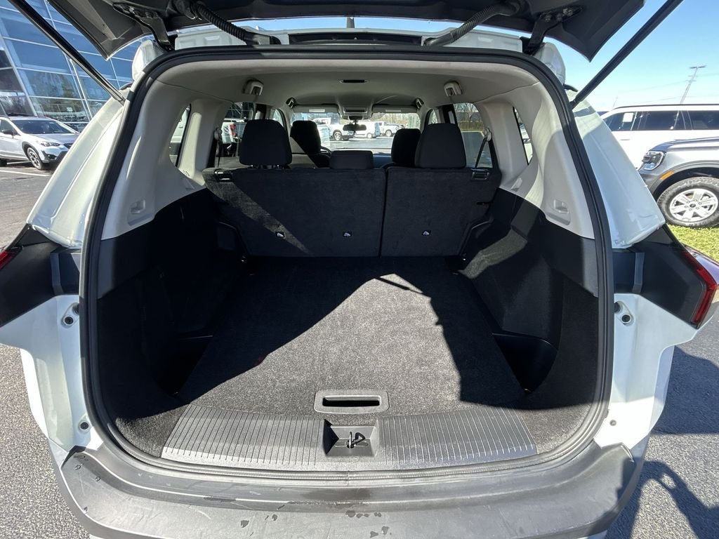 Used 2023 White Nissan S image 28