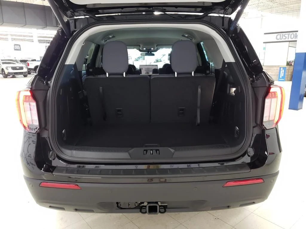 New 2026 Agate Black Metallic Ford Active image 8