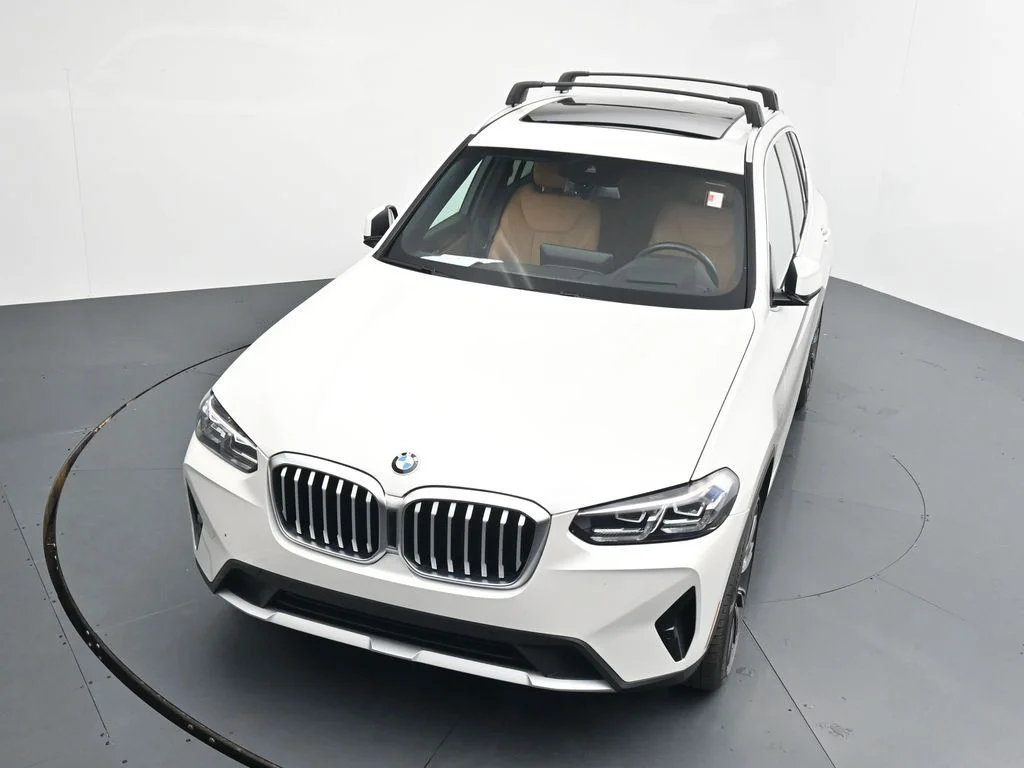 Used 2022 White BMW xDrive30i image 11