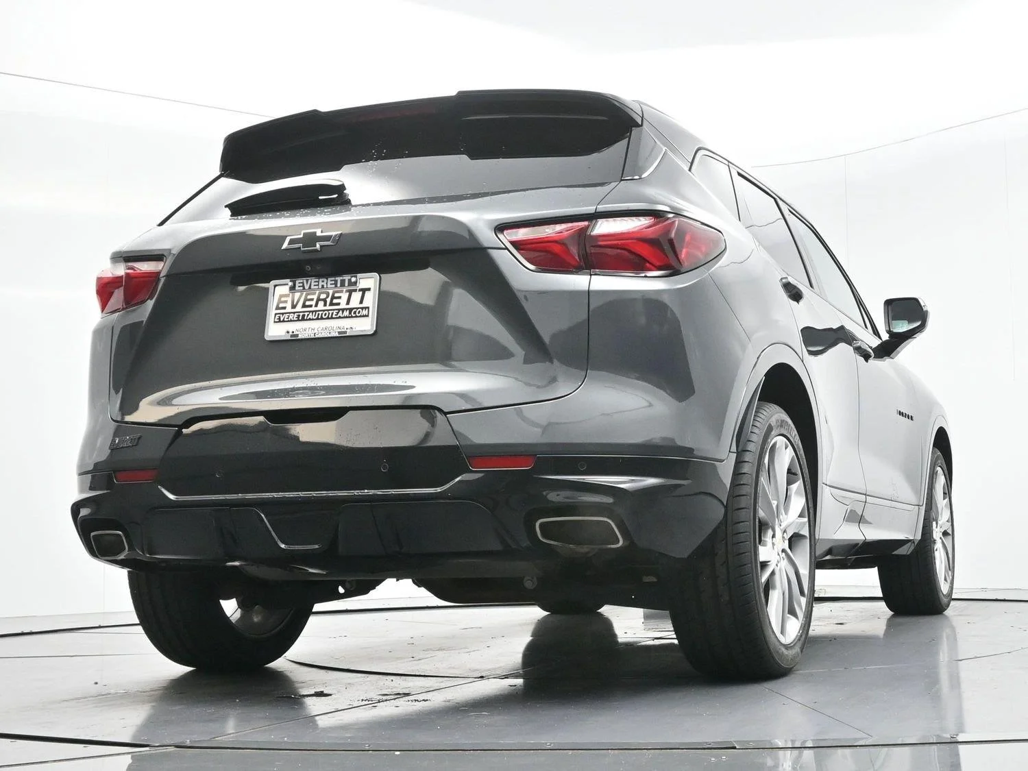 Used 2020 NIGHTFALL GRAY METALLIC Chevrolet RS image 47