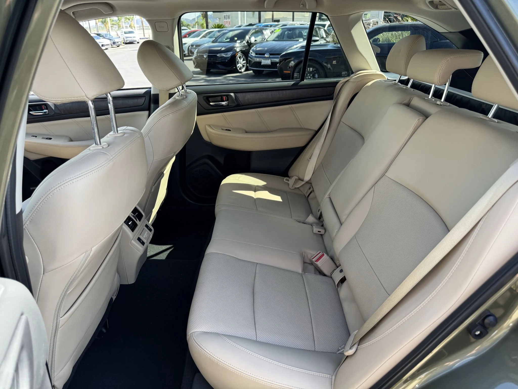 Used 2018 Wilderness Green Metallic Subaru Limited image 27