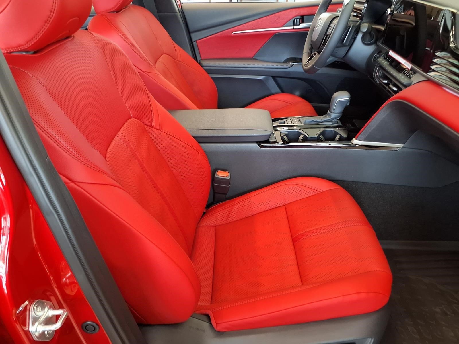 New 2026 Supersonic Red with Midnight Black Metallic roof Toyota XSE image 8