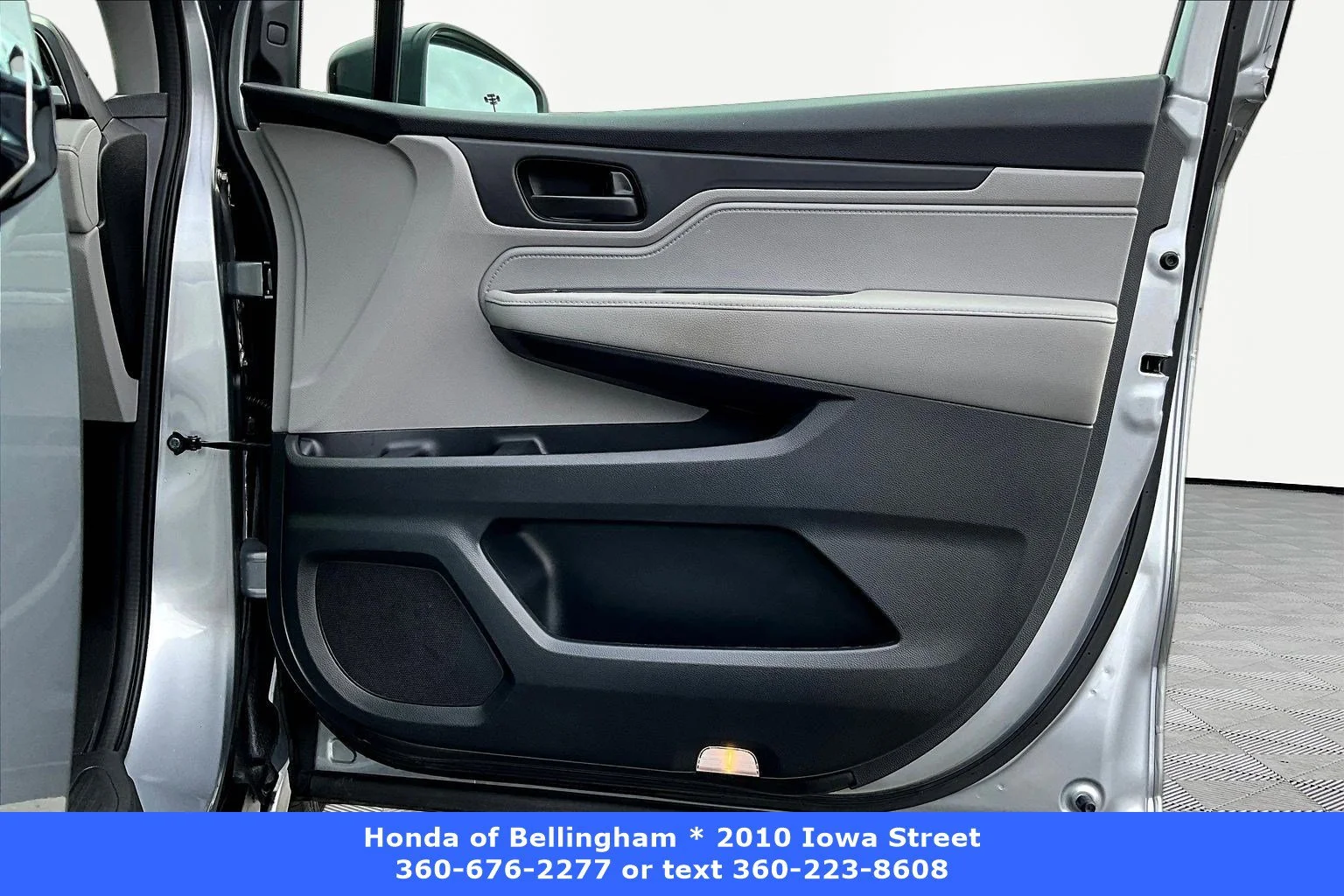 Used 2018 Lunar Silver Metallic Honda EX-L image 27
