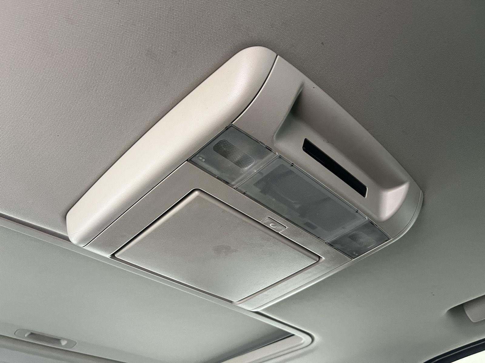 2011 GMC Yukon Denali - Photo 25