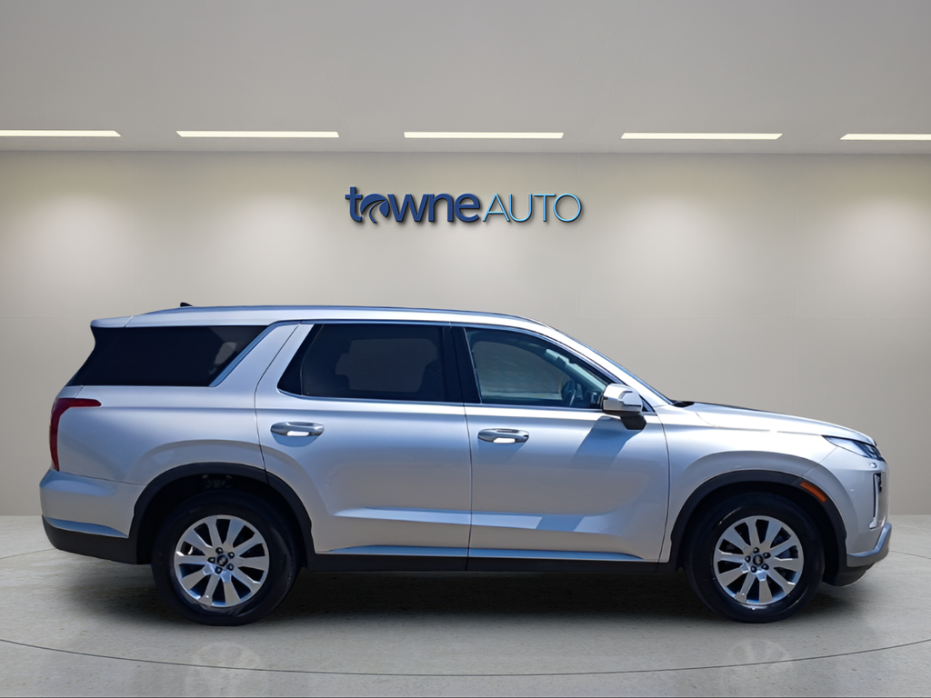 Used 2025 Silver Hyundai SEL image 6