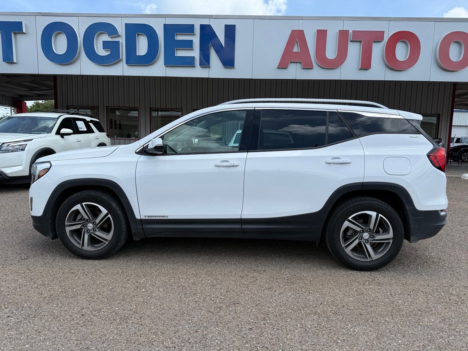 Used 2020 White GMC SLT image 2