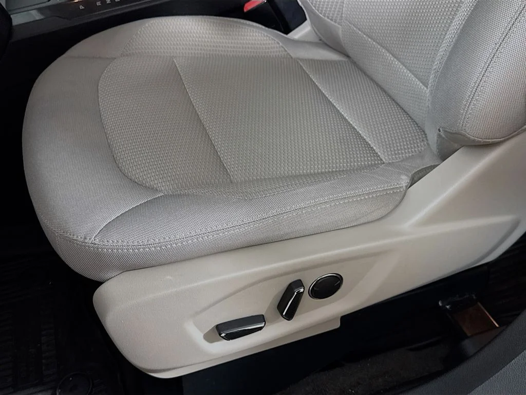 Used 2018 Red Ford XLT image 23
