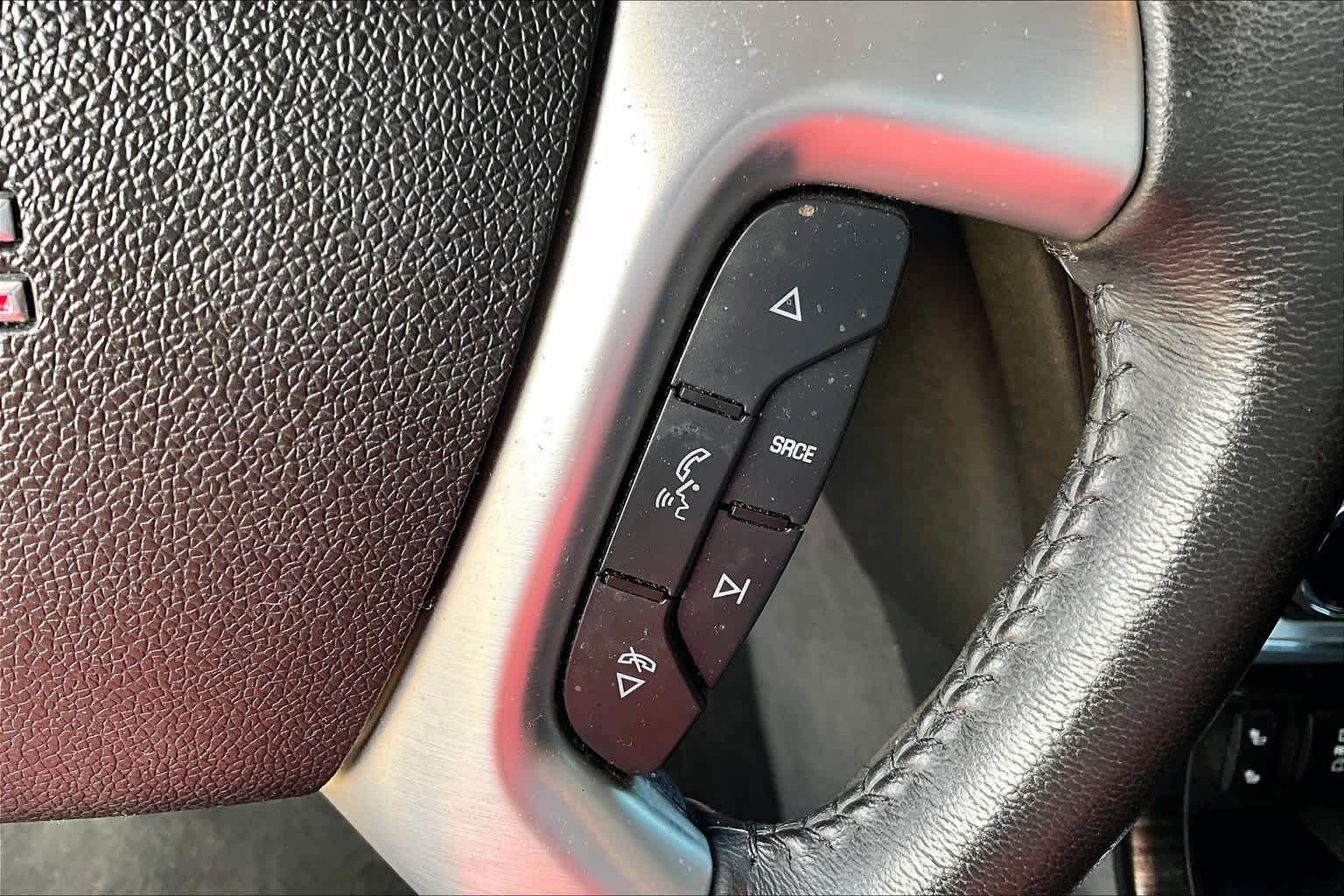 Used 2015 Quicksilver Metallic GMC SLT image 22