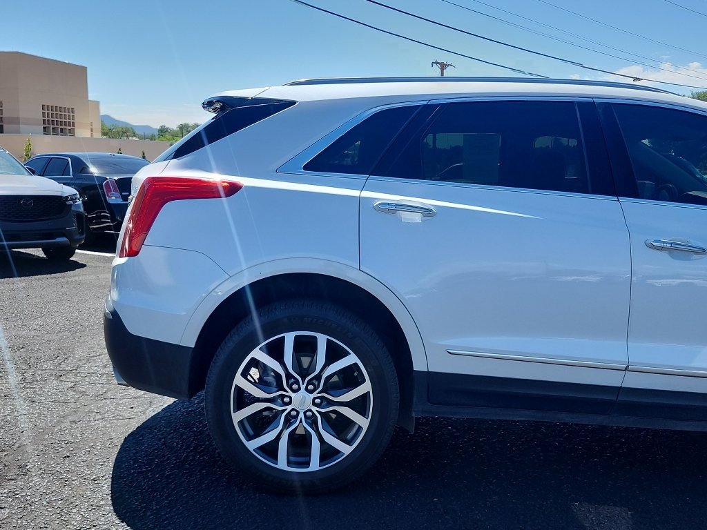 Used 2019 Crystal White Tricoat Cadillac Premium Luxury AWD image 5