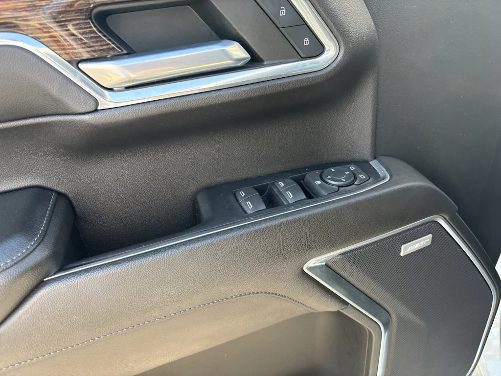 Used 2022 Summit White GMC Elevation image 5