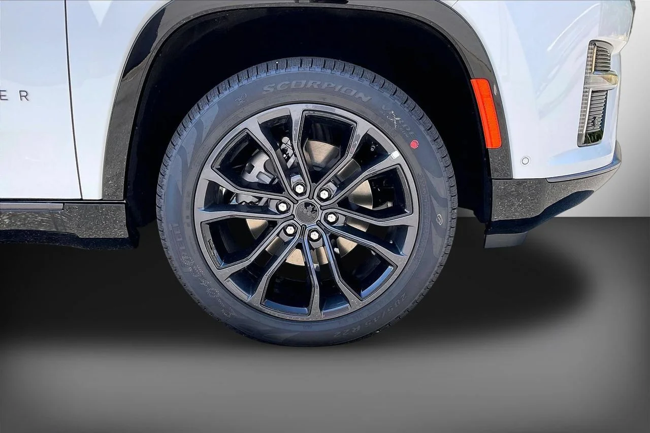 New 2026 Bright White Clearcoat Jeep Summit Reserve image 36