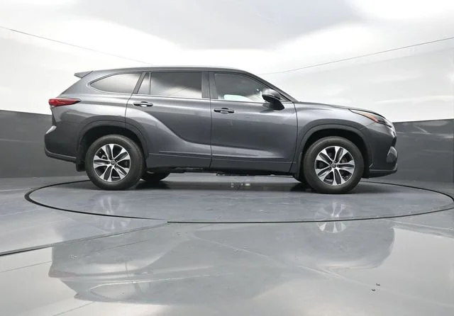 Used 2023 Gray Toyota XLE image 37