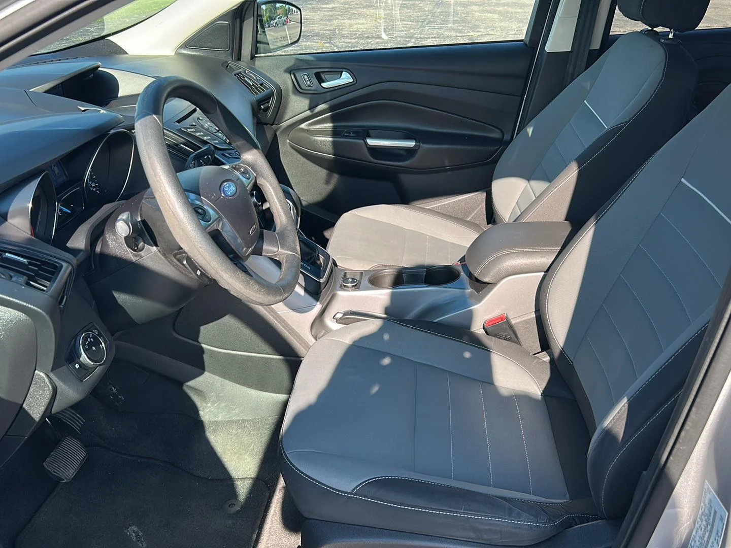 Used 2013 Ingot Silver Metallic Ford SE image 20