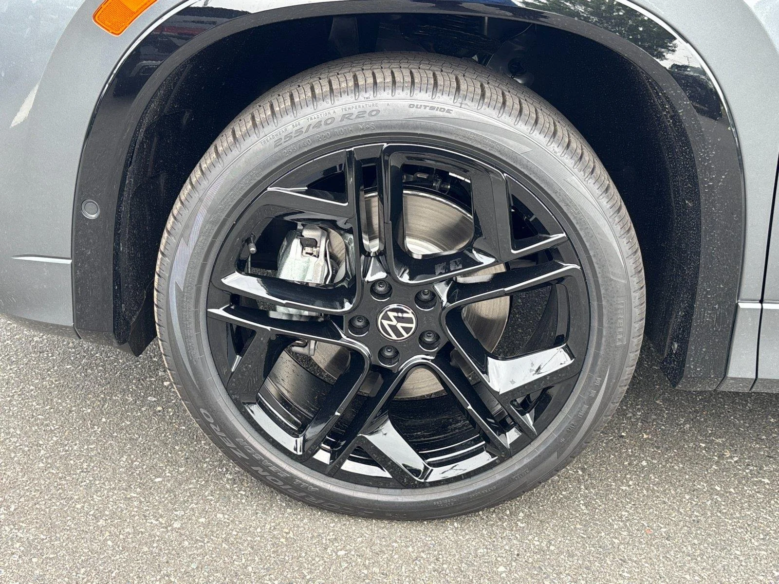 New 2026 Platinum Gray Metallic Volkswagen SE R-Line Black image 10