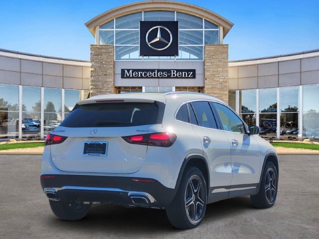 New 2026 Polar White Mercedes-Benz GLA 250 image 4