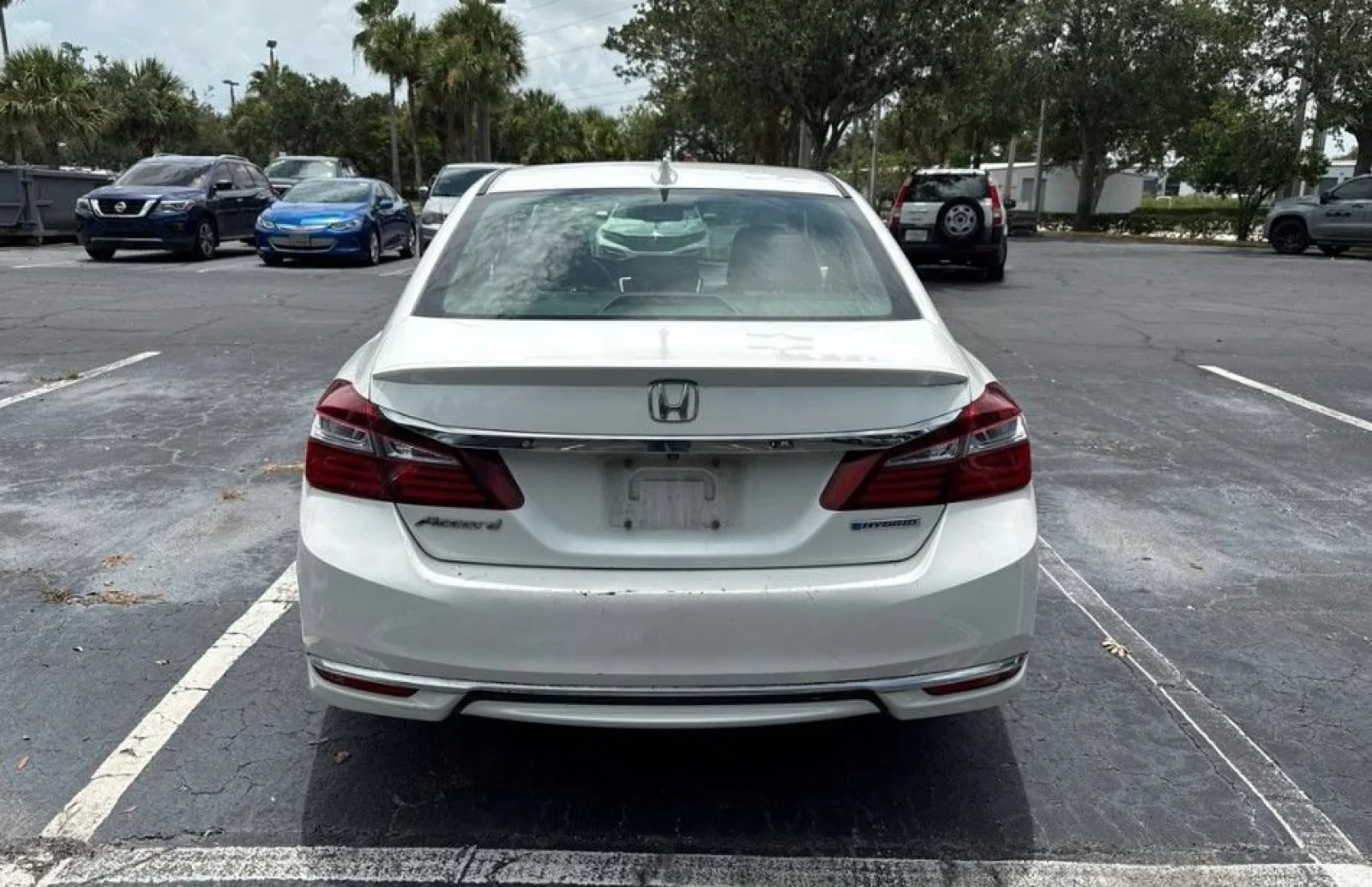 Used 2017 White Orchid Pearl Honda EX-L image 6