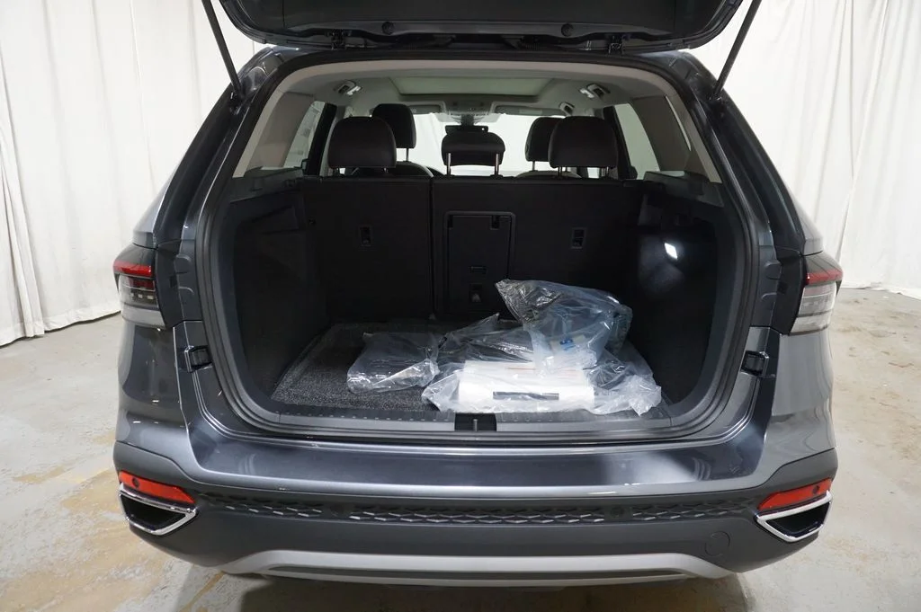 New 2026 Gray Volkswagen 1.5T SE image 9