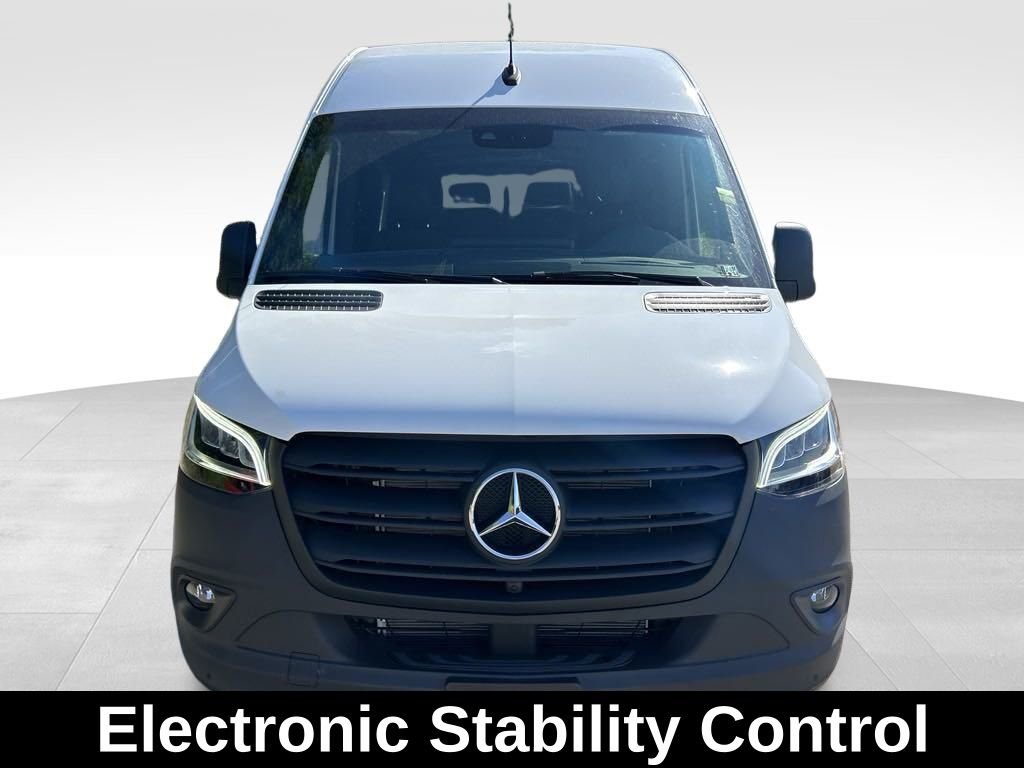 Used 2024 White Mercedes-Benz Cargo 170 WB image 8