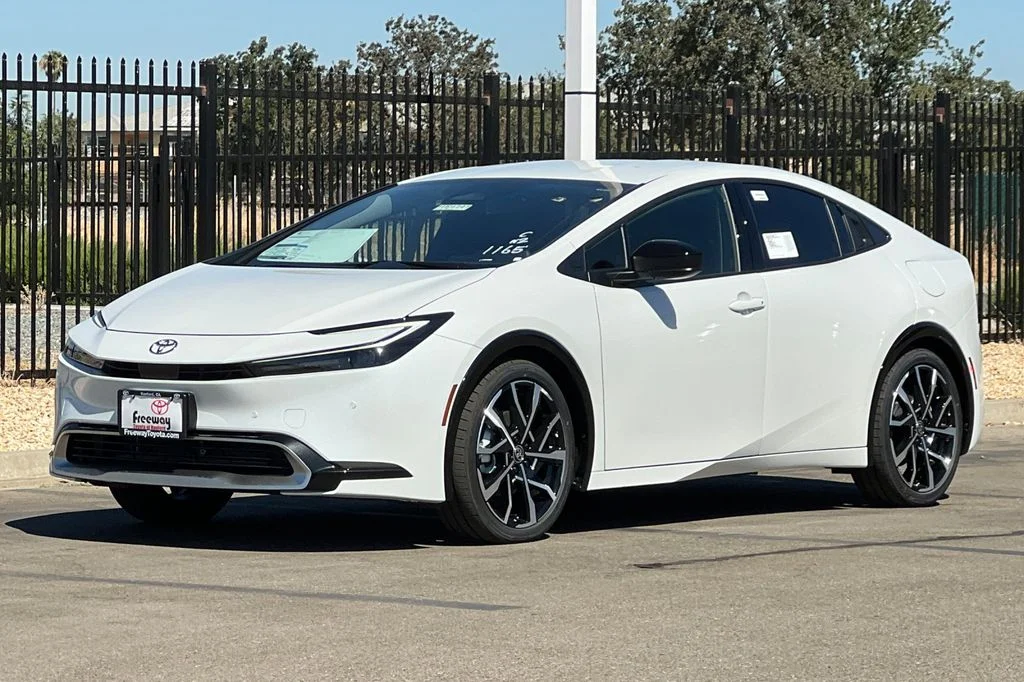 New 2026 Wind Chill Pearl Toyota XSE image 8