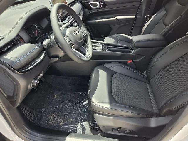 New 2026 Bright White Clearcoat Jeep Latitude image 10