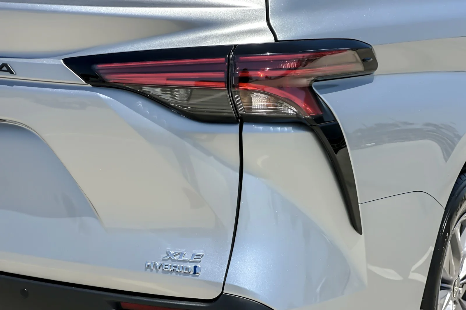 Used 2022 CELESTIAL SILVER MET Toyota XLE image 28