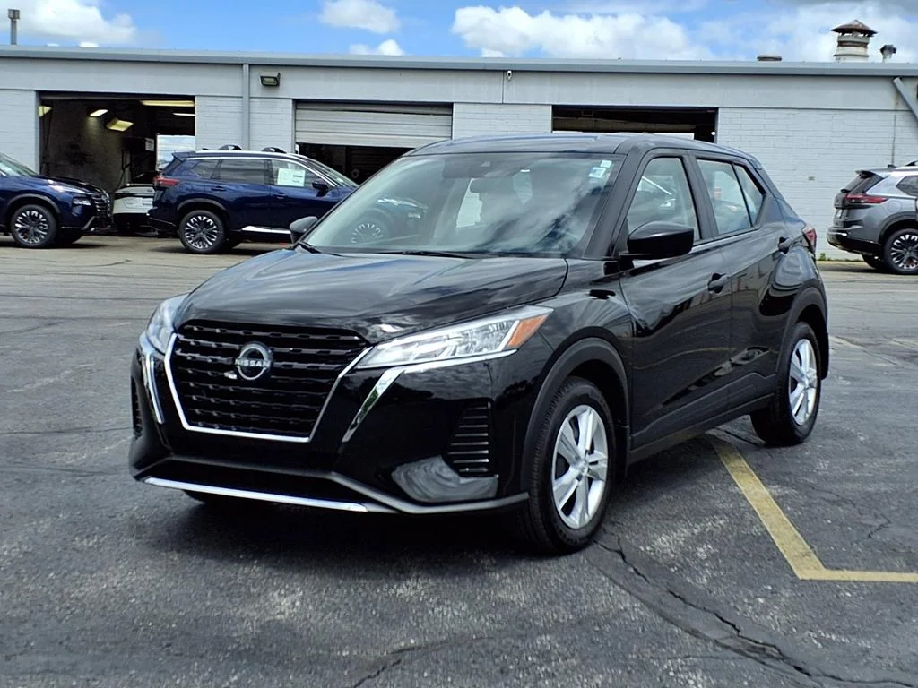 Certified 2025 Nissan KICKS PLAY Base with VIN 3N1CP5BV8SL489724 for sale in Kansas City