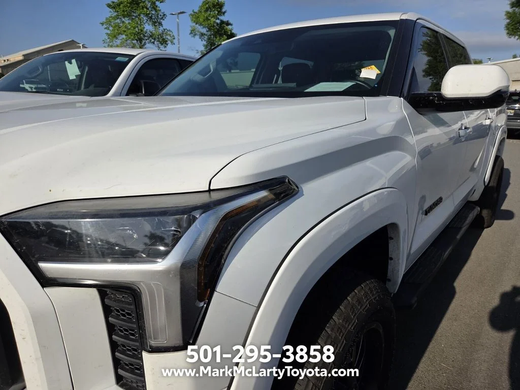 Used 2022 White Toyota SR5 image 4