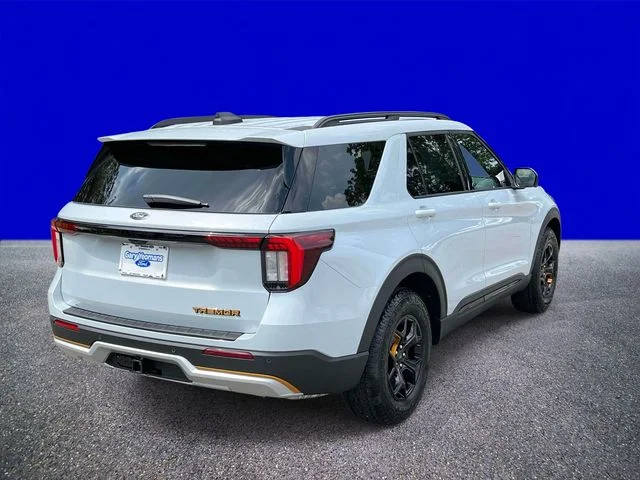 New 2026 Space White Metallic Ford Tremor® image 3
