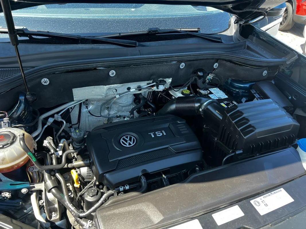 Used 2021  Volkswagen 2.0T SE image 30