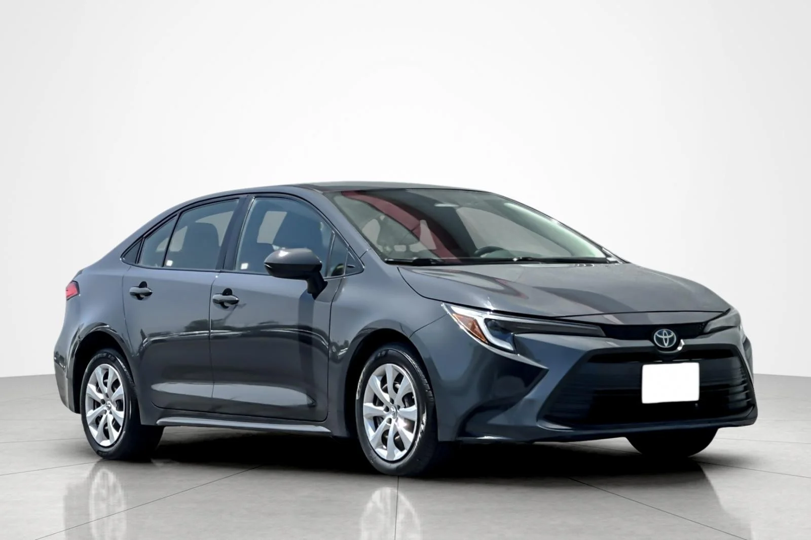 Used 2023 Underground Toyota Hybrid LE image 7