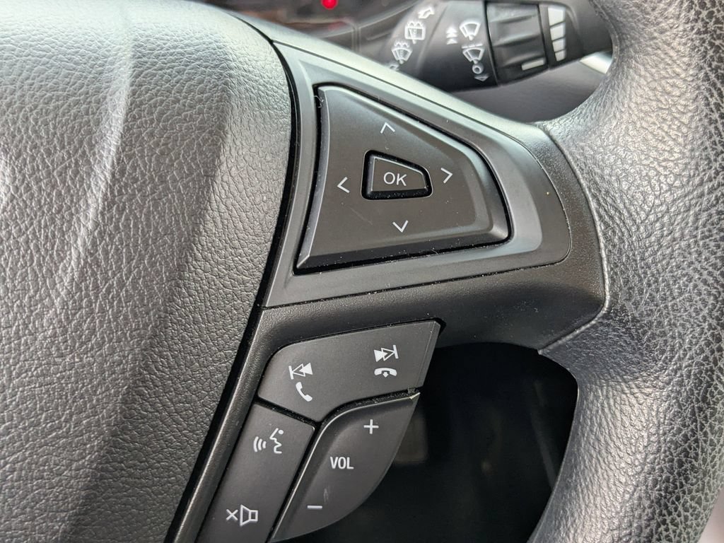 Used 2023 White Ford SE image 25