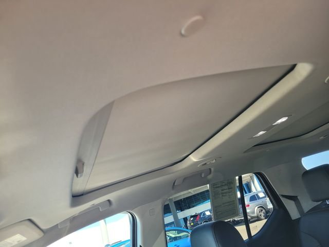 Used 2021 Beige Chevrolet Premier image 21