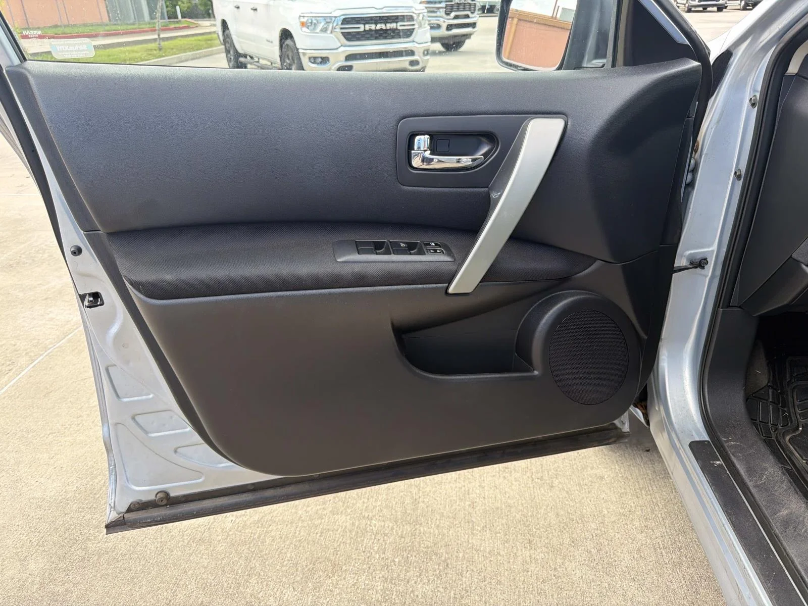 Used 2013 Blue Nissan FWD 4dr S image 18