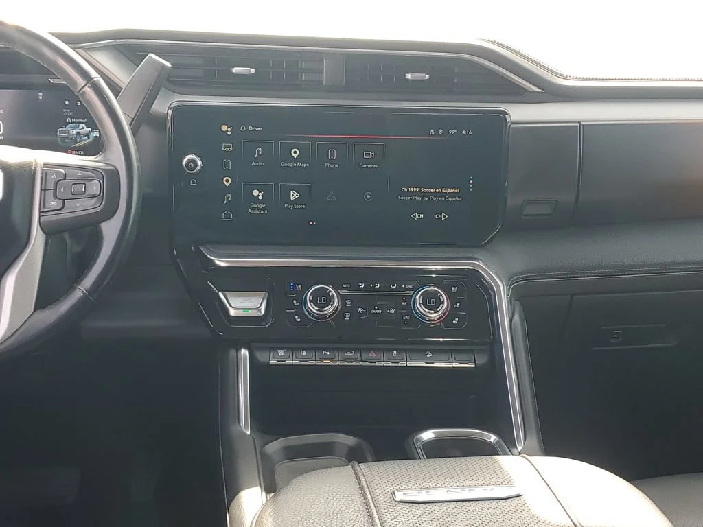 Used 2024 White Frost Tricoat GMC Denali image 15
