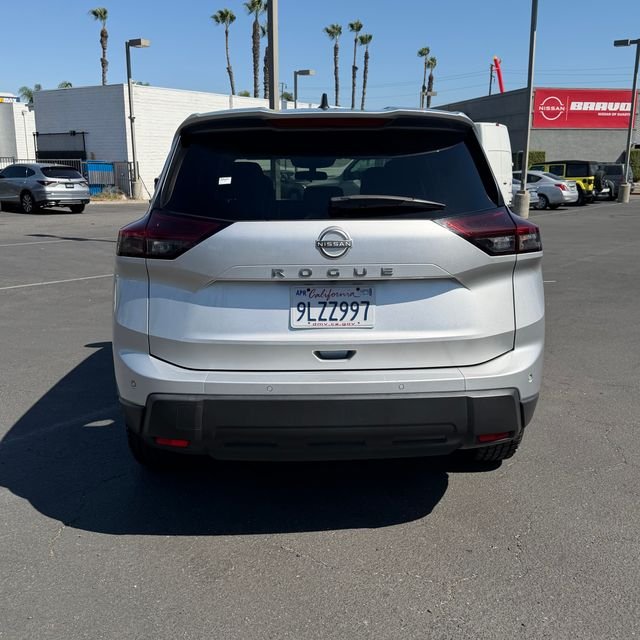 Used 2024 Silver Nissan S image 6