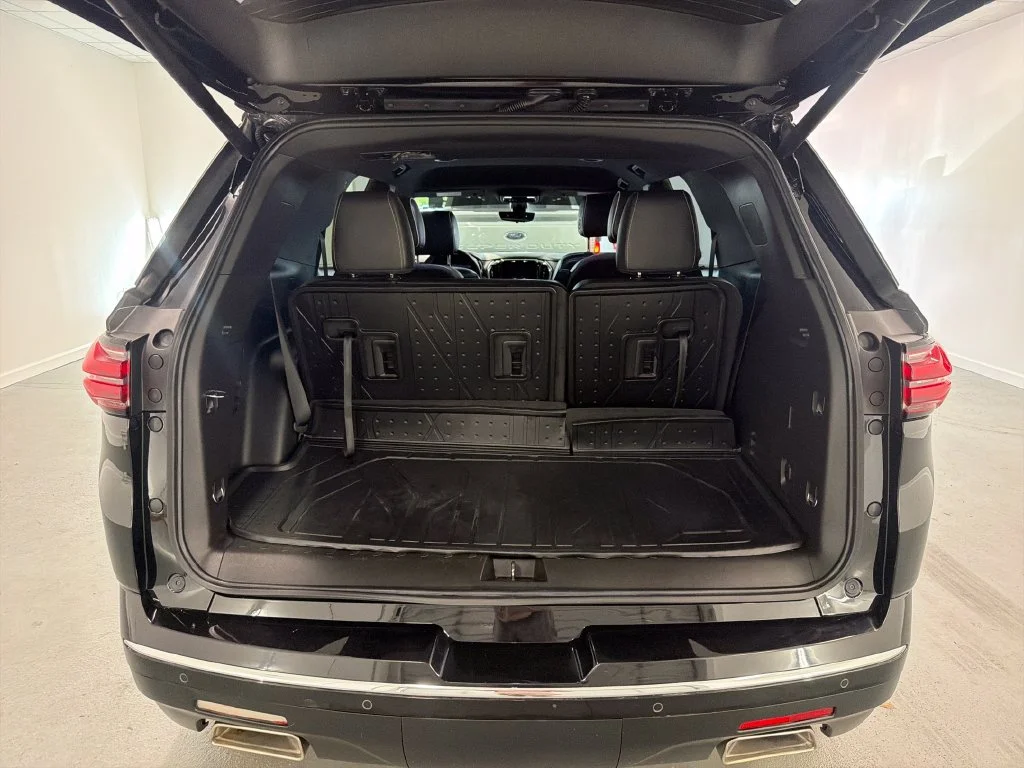 Used 2022 Black Chevrolet Premier image 8
