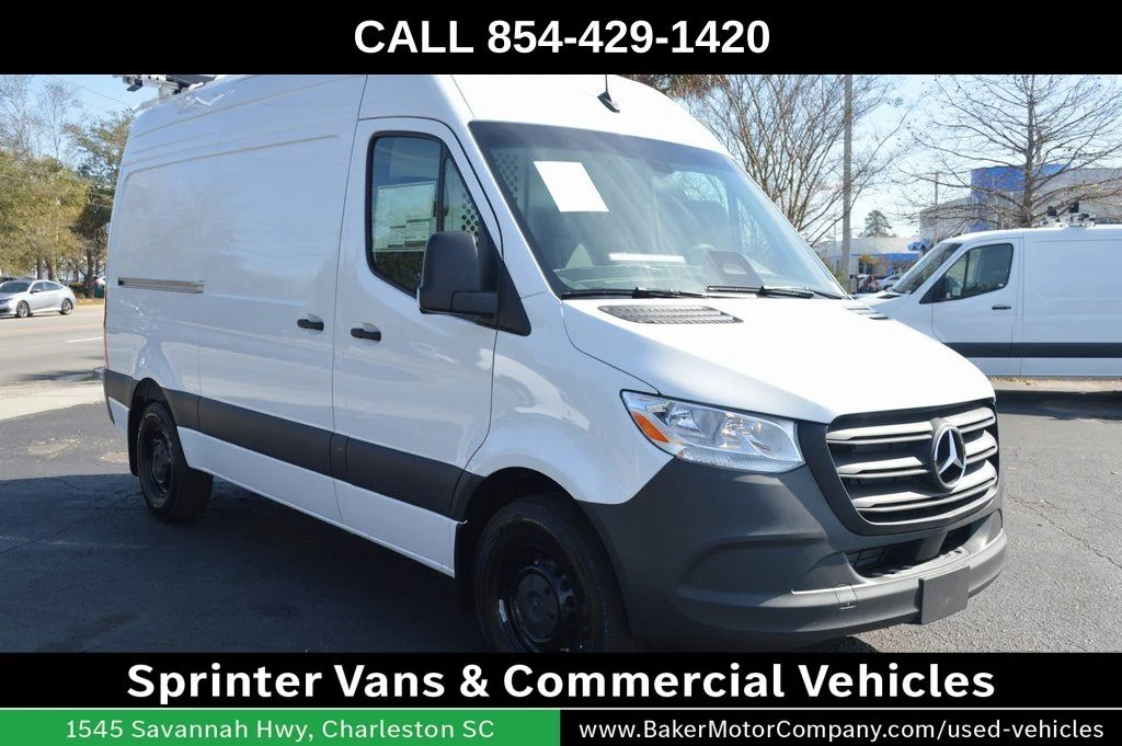 New 2026 Arctic White Mercedes-Benz Cargo 144 WB image 18