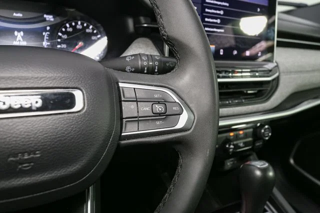 Used 2024 White Jeep Latitude image 29