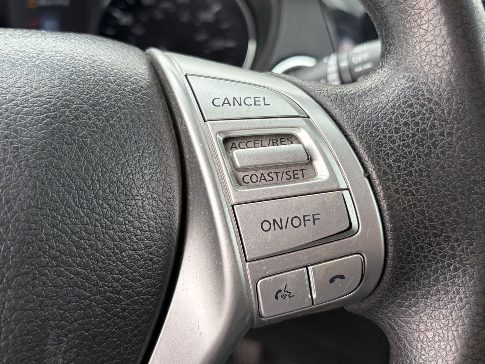 Imagen 13: Nissan SV de 2014 de color «Brilliant Silver», de segunda mano