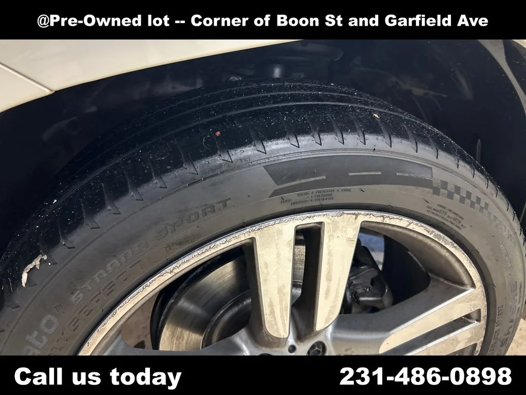 Used 2014  Mercedes-Benz GLK 350 image 11