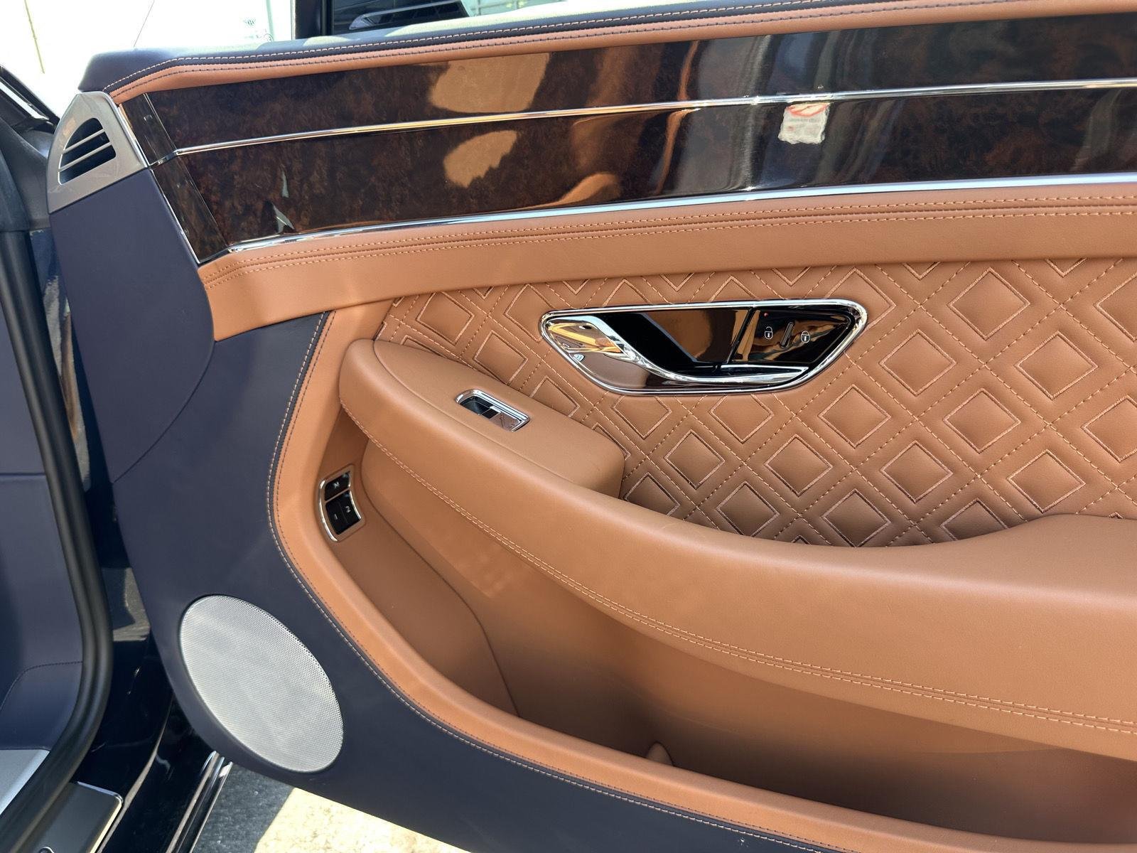 Used 2020 Dark Sapphire BENTLEY  image 20