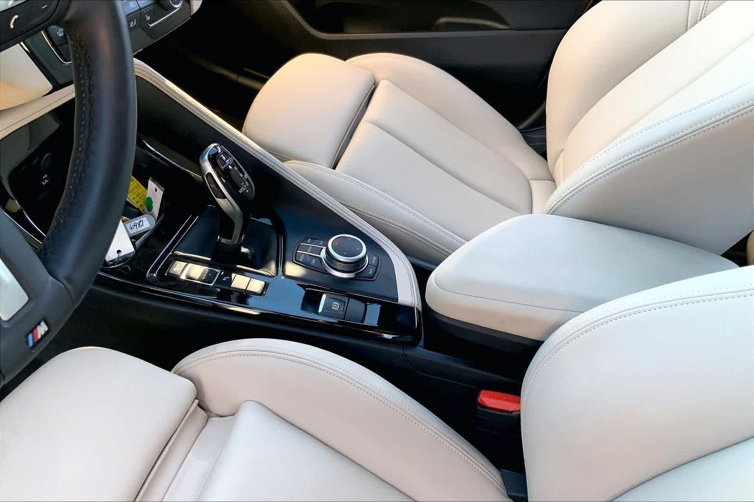 Used 2020 Alpine White BMW M35i image 16