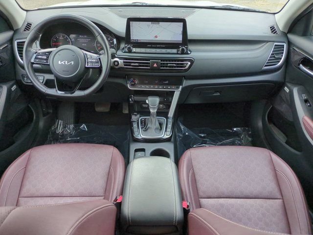 Used 2023 White Kia SX image 16