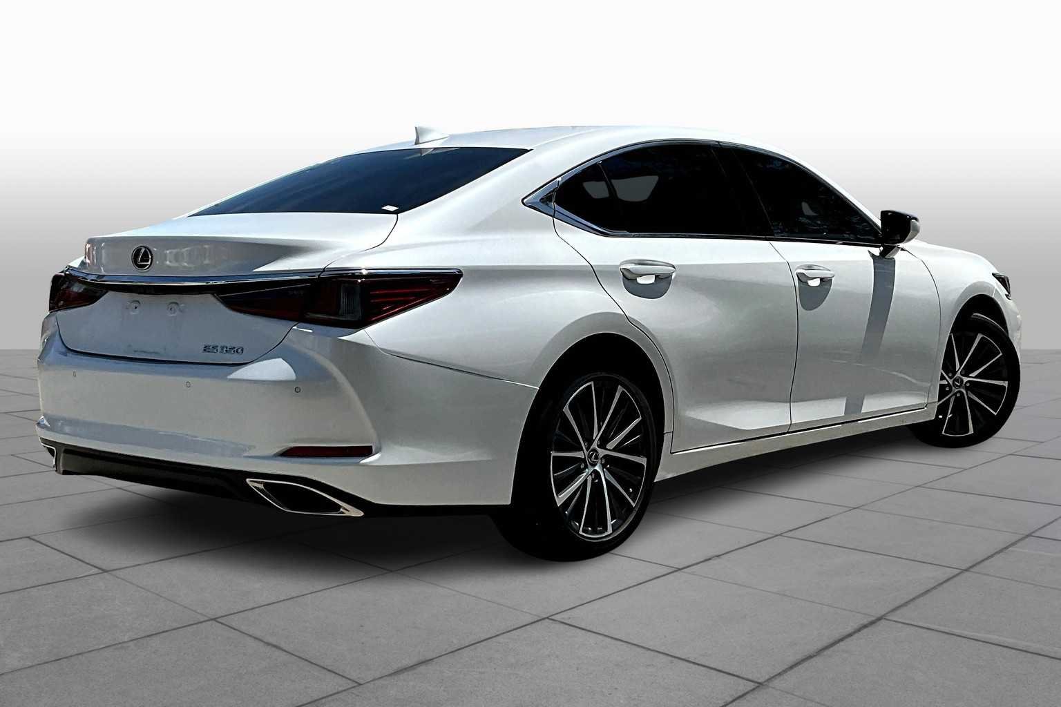 Used 2022 Eminent White Pearl Lexus  image 13