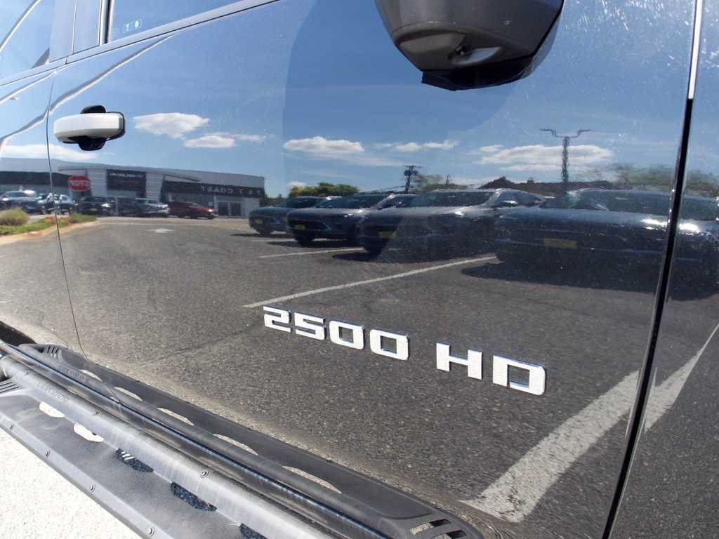 2025 Chevrolet Silverado 2500HD Custom - Photo 17