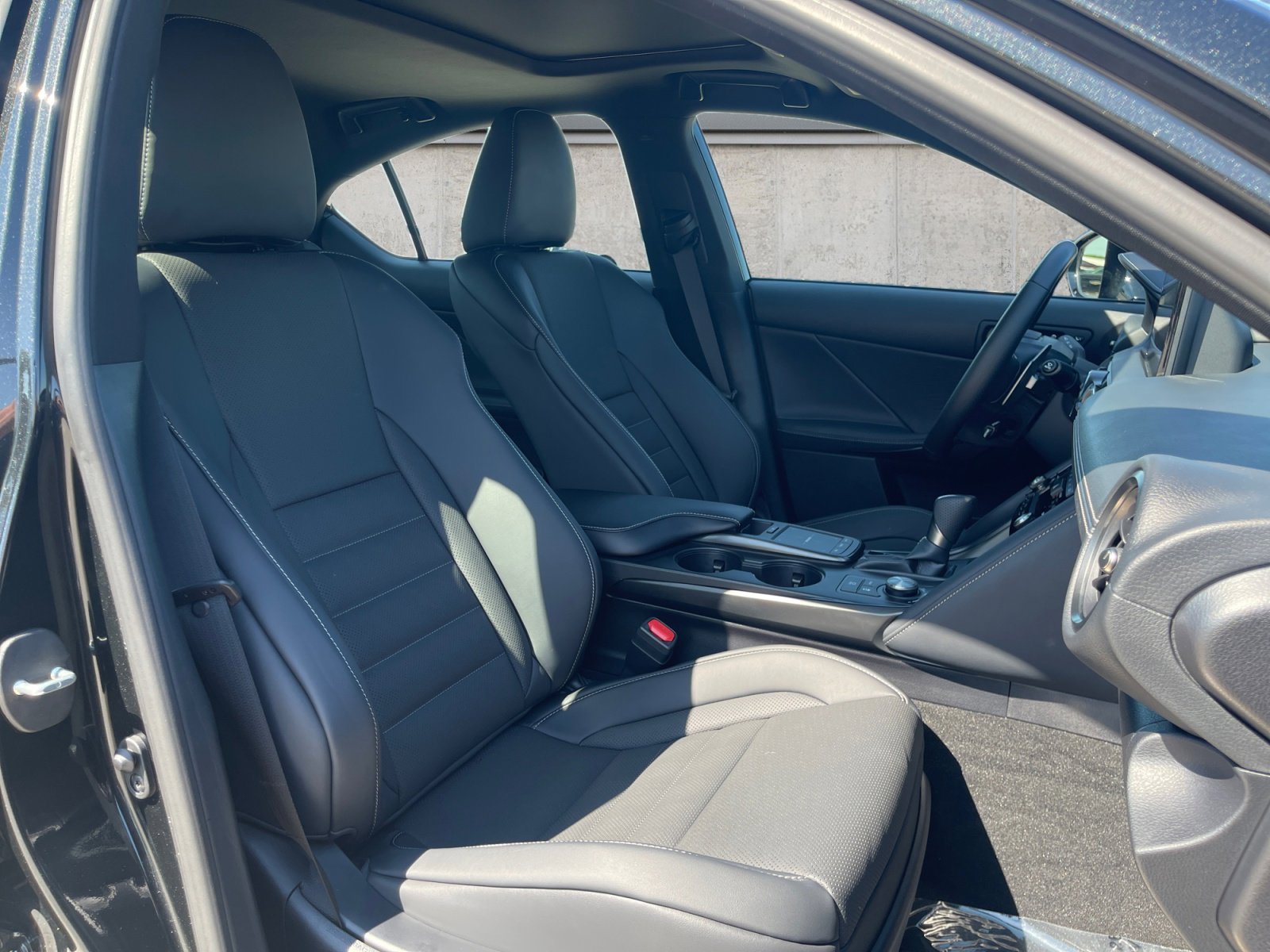 2025 Lexus IS 350 F SPORT - Photo 15