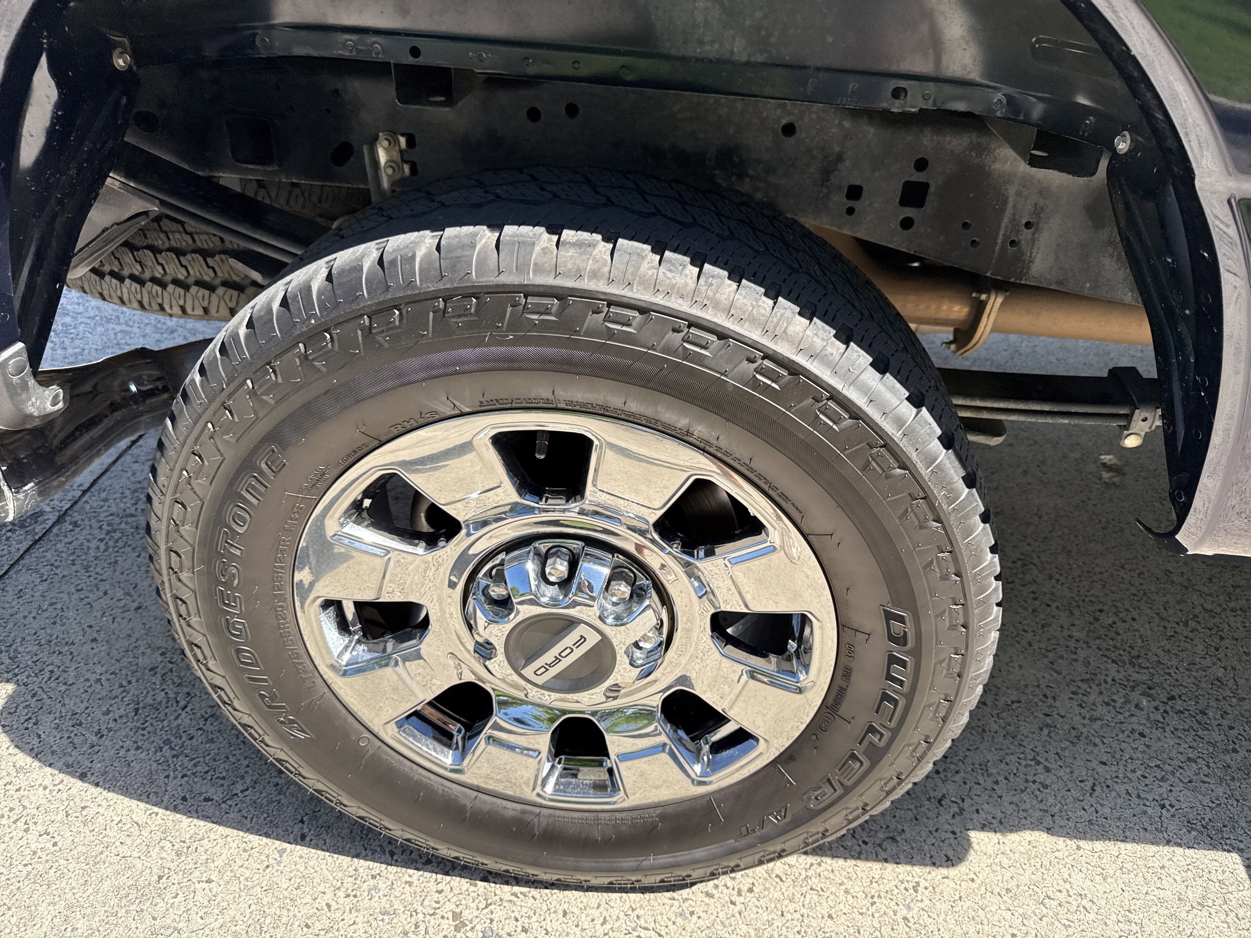 Used 2025 Blue Metallic Ford LARIAT image 19